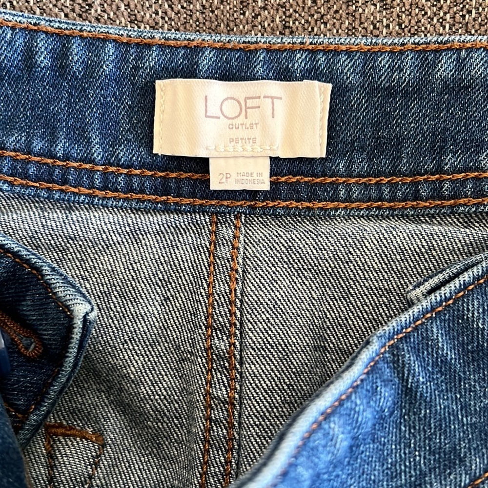 LOFT denim skirt. - Picture 3 of 5